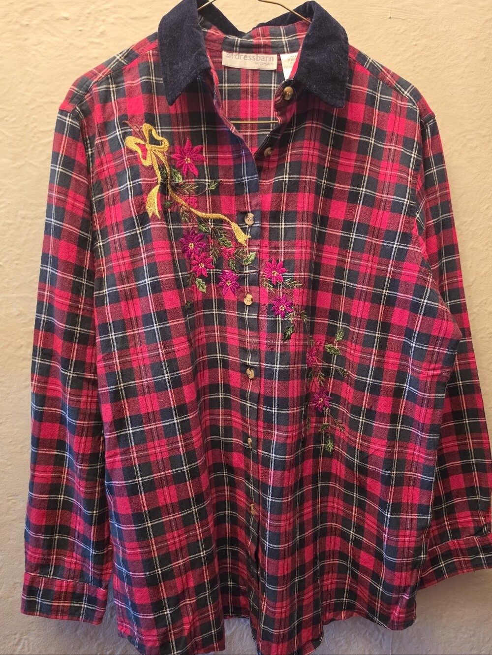 Dressbarn Woman 14/16 Plaid Embroidered Floral Velvet Collar Cotton Shirt